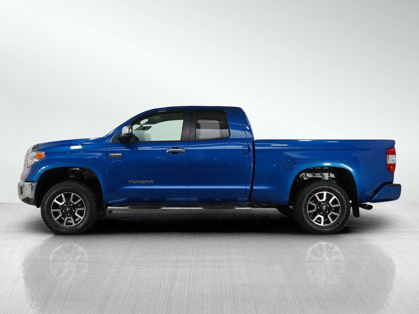Used 2016 Toyota Tundra Limited with VIN 5TFBY5F17GX579052 for sale in Minneapolis, Minnesota