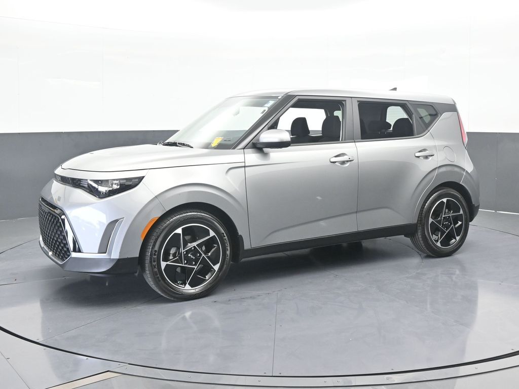 2025 Kia Soul EX's photo