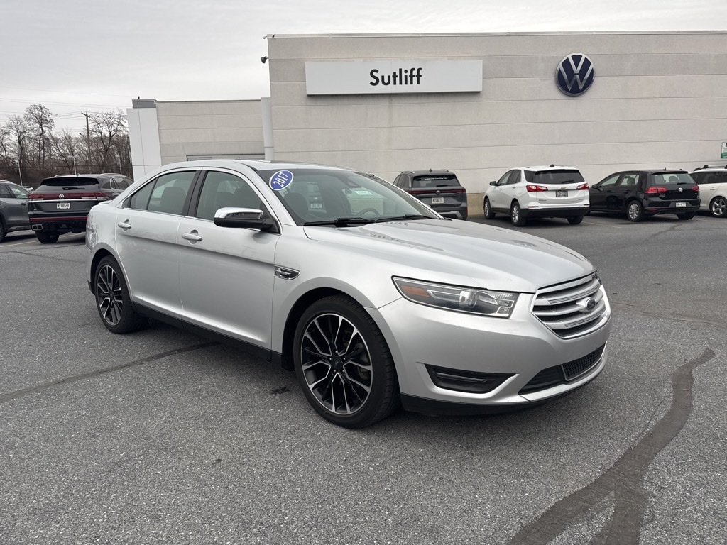 2017 Ford Taurus Limited's photo