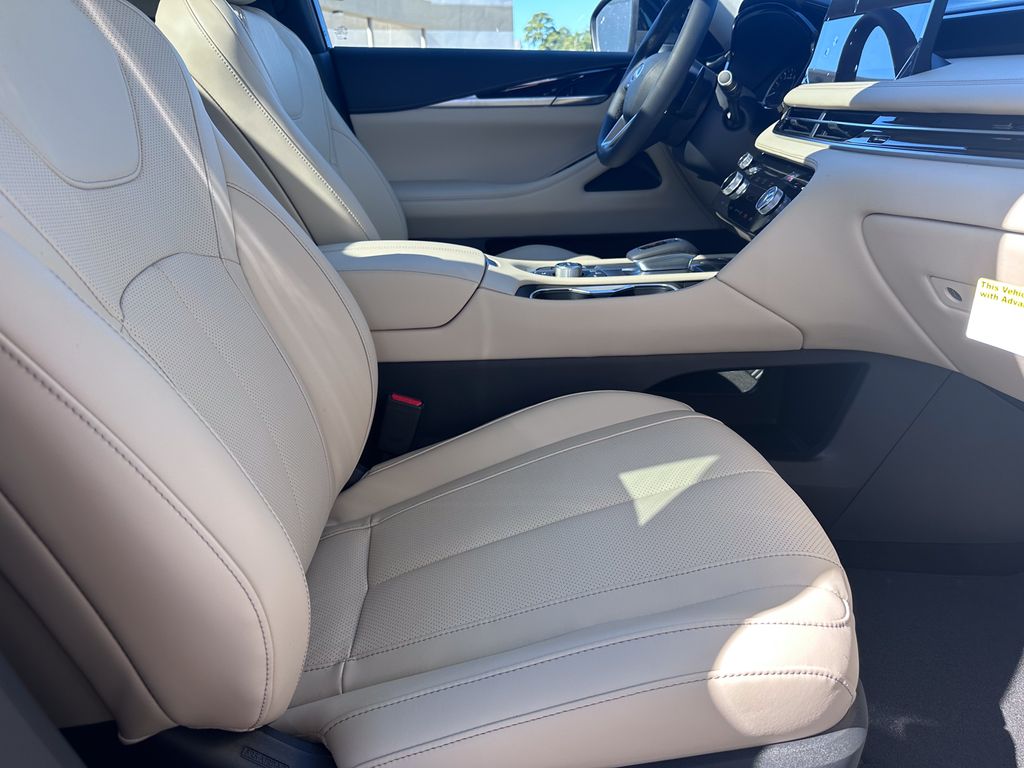 2025 Infiniti QX60 Pure photo 32