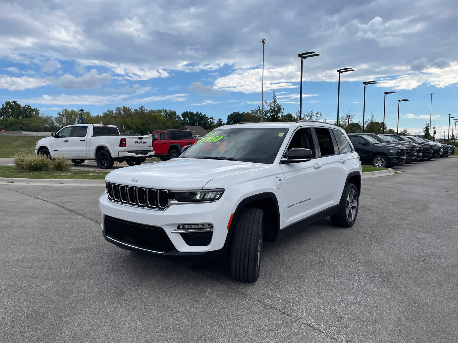 2023 Jeep Cherokee 4xe photo 4