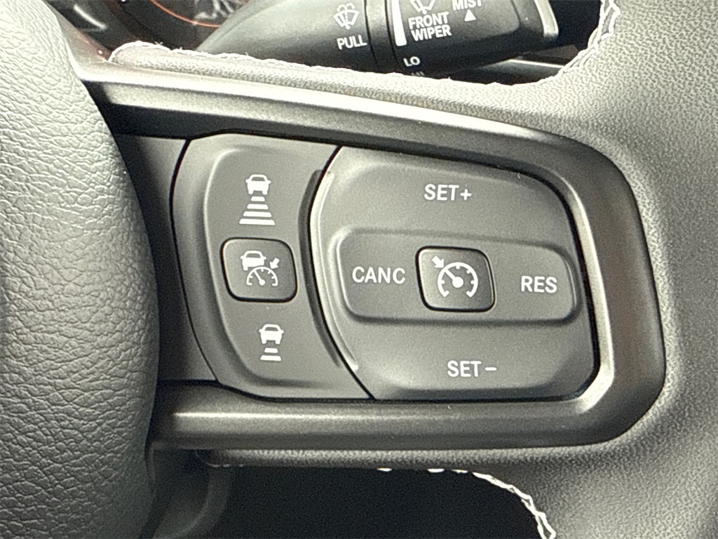 2025 Jeep Gladiator Sport S photo 28