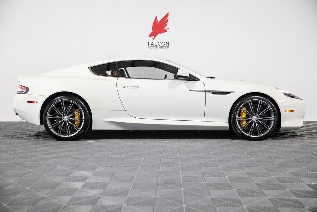 2015 Aston Martin DB9 Base's photo