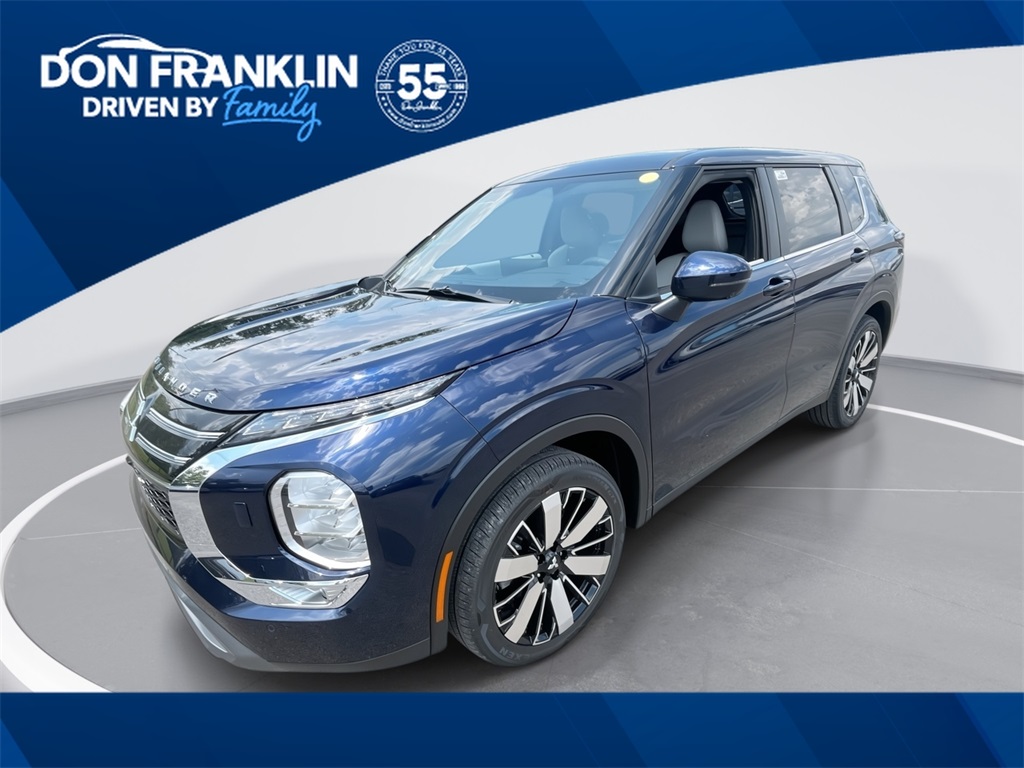 2025 Mitsubishi Outlander SE's photo