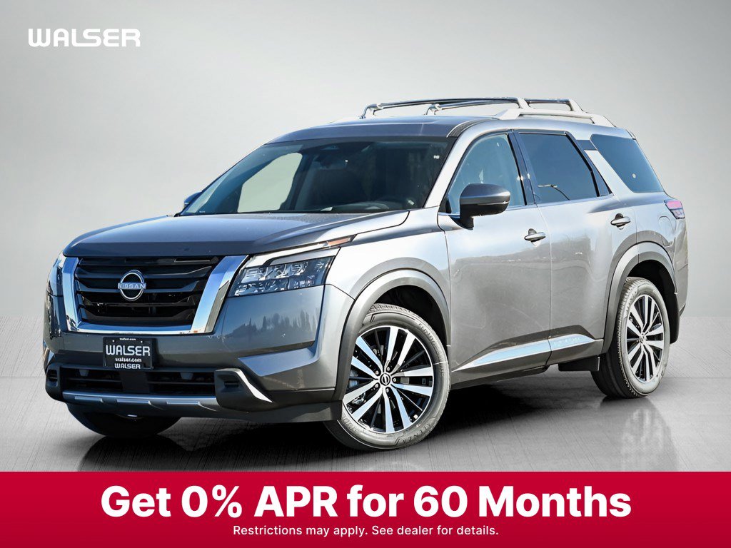 2025 Nissan Pathfinder Platinum's photo