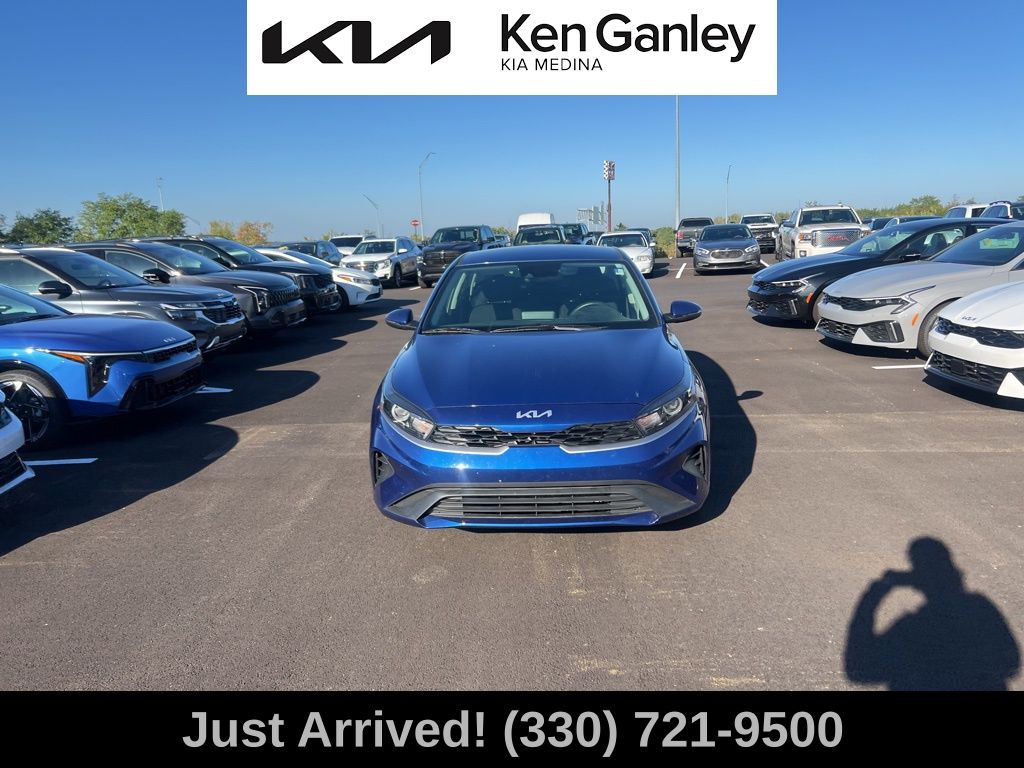 2024 Kia Forte LXS photo 2