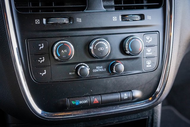 2017 Dodge Grand Caravan SE Plus Blacktop photo 22