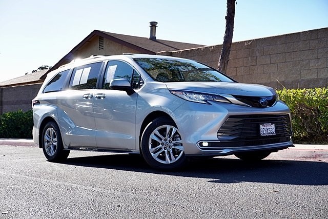 2022 Toyota Sienna Limited