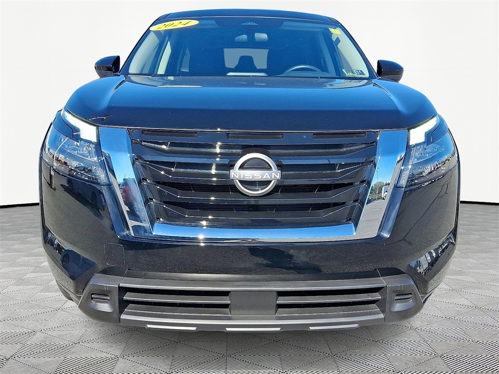 2024 Nissan Pathfinder S photo 2