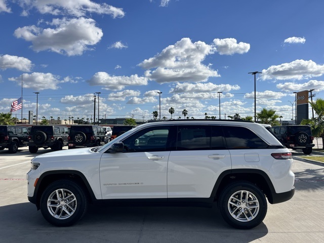 2025 Jeep Grand Cherokee Laredo X photo 3