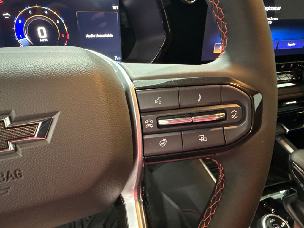 2025 Chevrolet Colorado Z71 photo 17