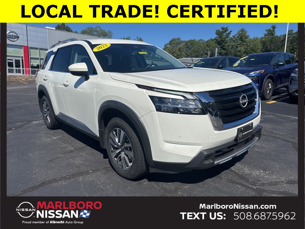 2023 Nissan Pathfinder SL's photo