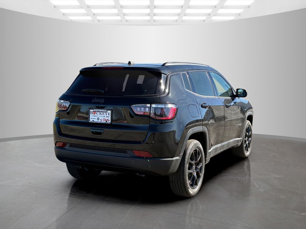 2026 Jeep Compass Latitude Altitude photo 3