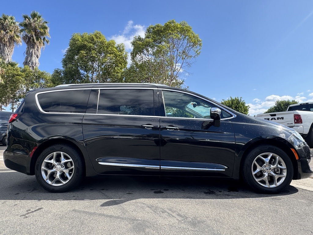 Used 2017 Black Chrysler Limited image 6