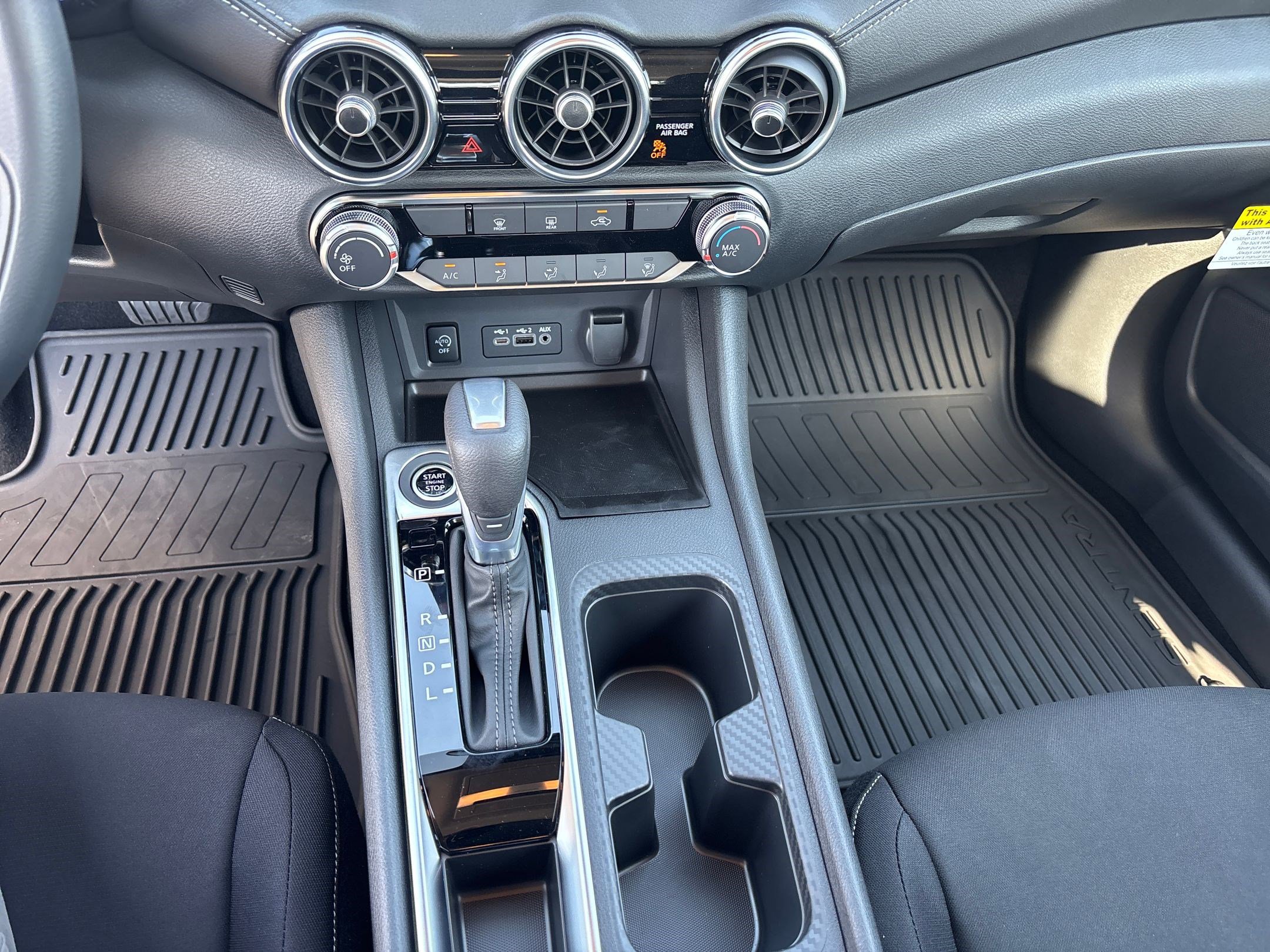 2025 Nissan Sentra SV photo 18