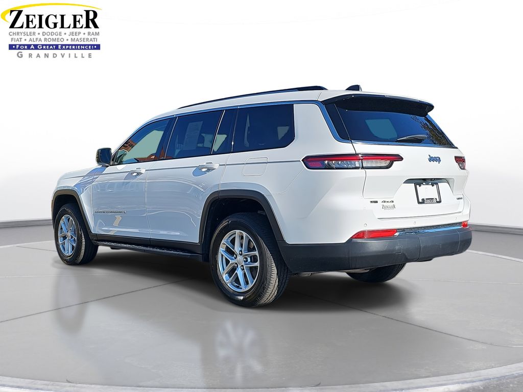 2022 Jeep Grand Cherokee Laredo photo 4