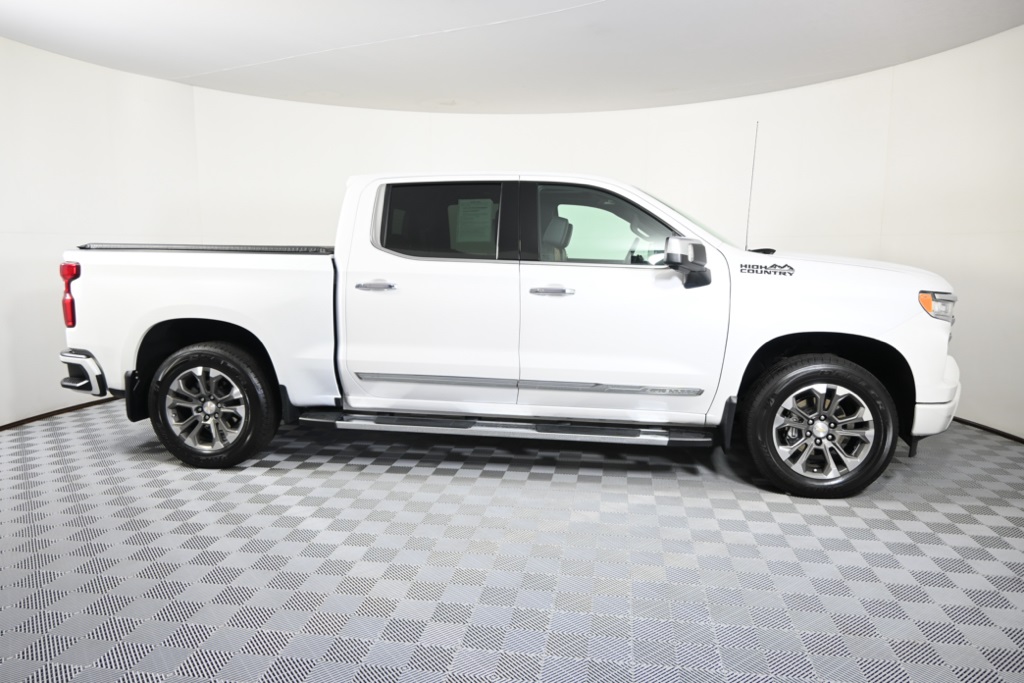 2023 Chevrolet Silverado 1500 High Country photo 8