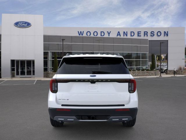 2026 Ford Explorer photo 4