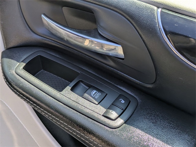 2019 Dodge Grand Caravan SXT photo 32