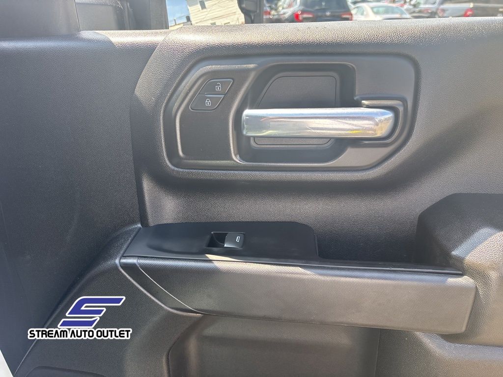2022 Chevrolet Silverado 2500HD Custom photo 10