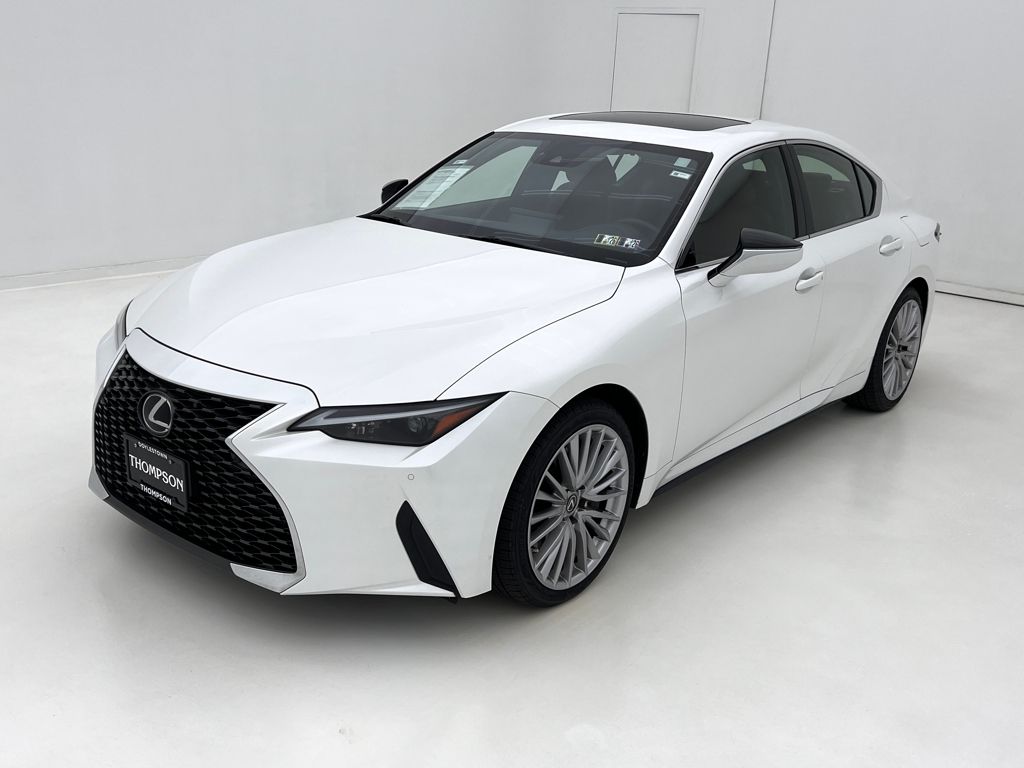 2022 Lexus IS 300 photo 5