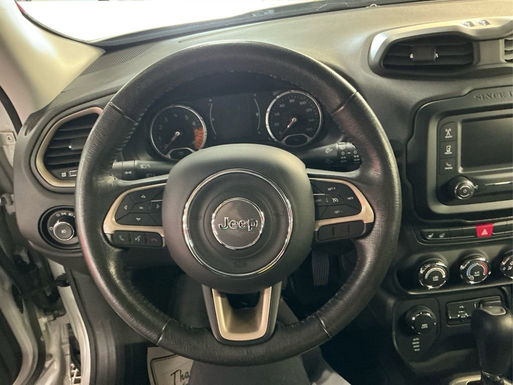 2015 Jeep Renegade Latitude photo 12