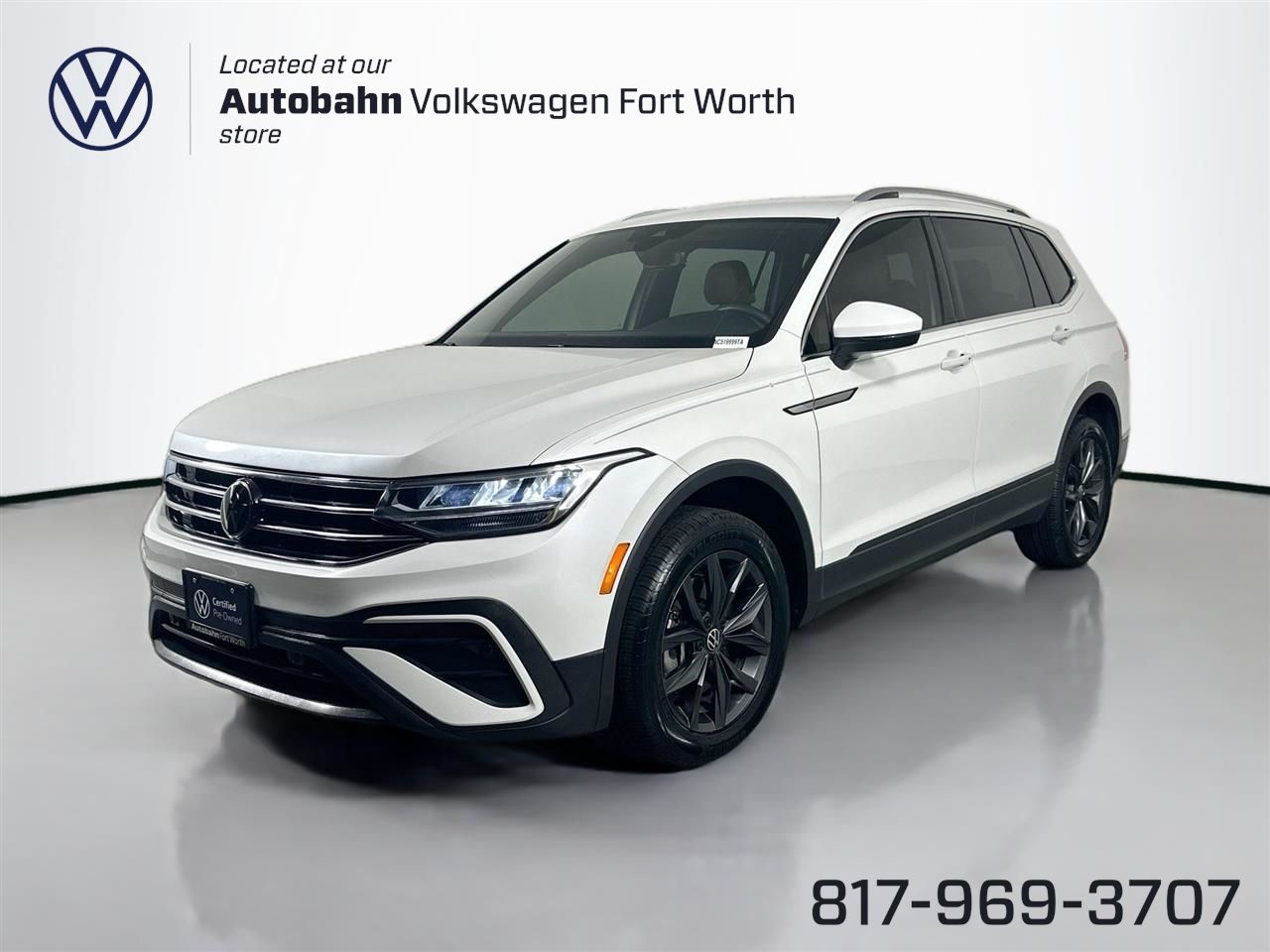 2023 Volkswagen Tiguan SE's photo