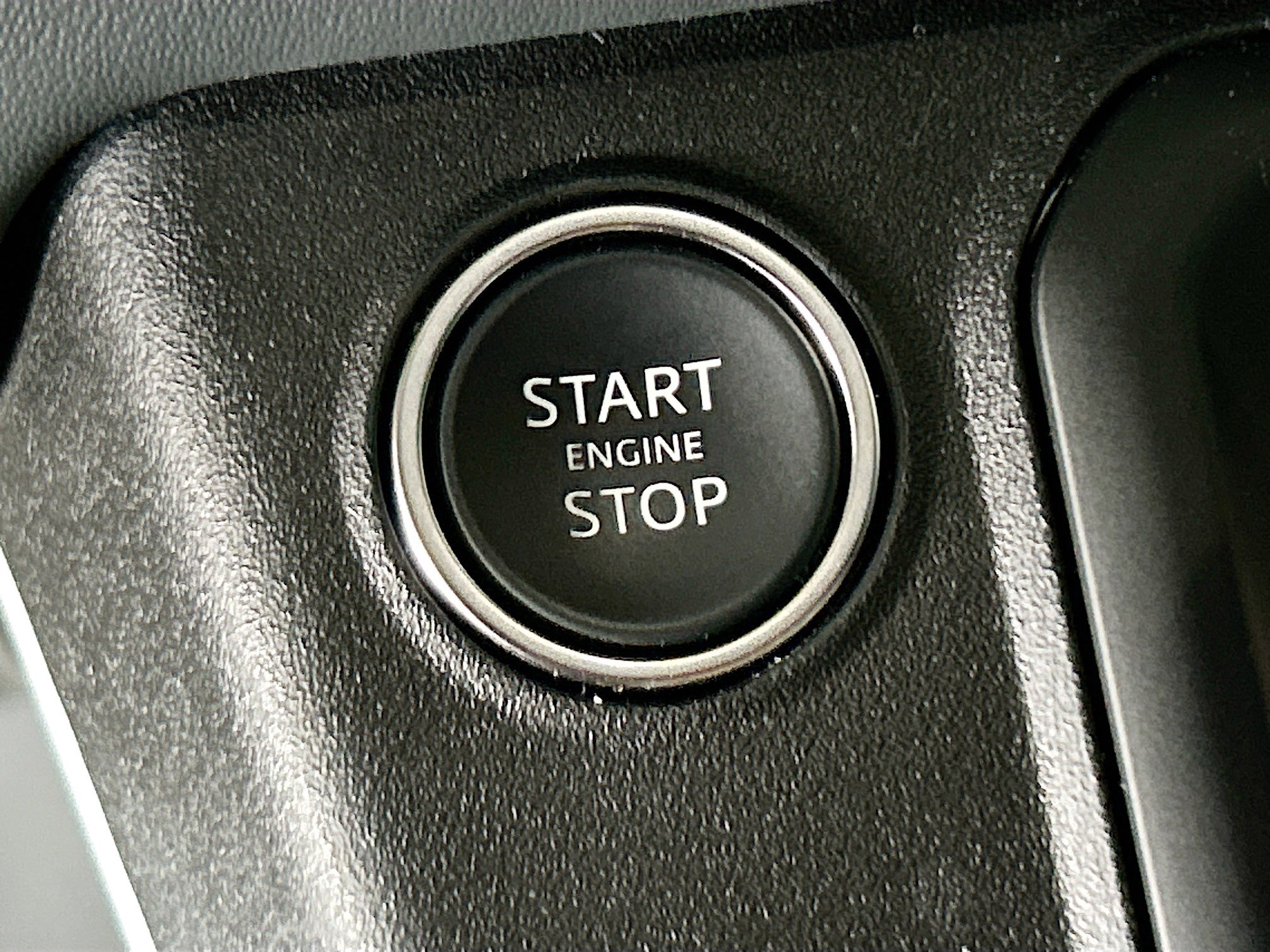 2025 Land Rover Defender 110 S photo 24