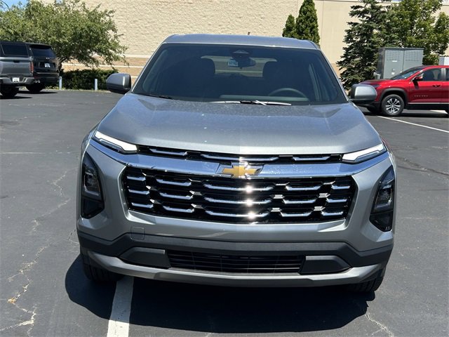 2026 Chevrolet Equinox LT photo 2