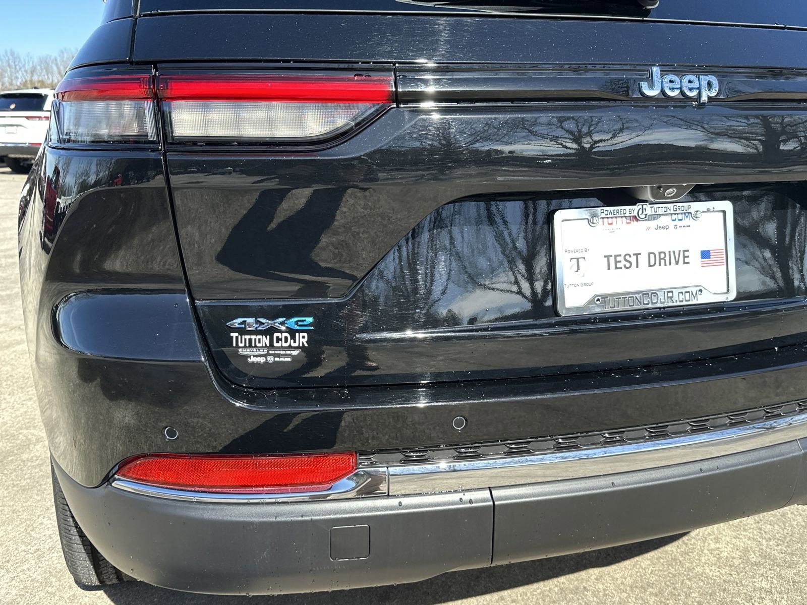 2024 Jeep Cherokee photo 25