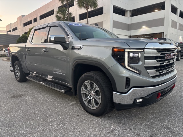 2024 GMC Sierra 1500 SLE's photo