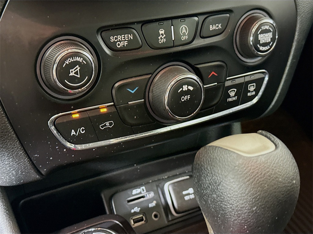 2016 Jeep Cherokee Latitude photo 17