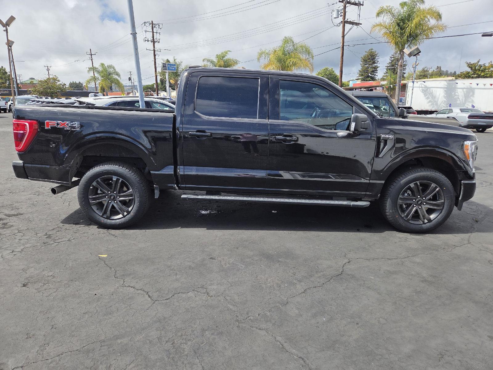 2022 Ford F-150 XLT photo 3