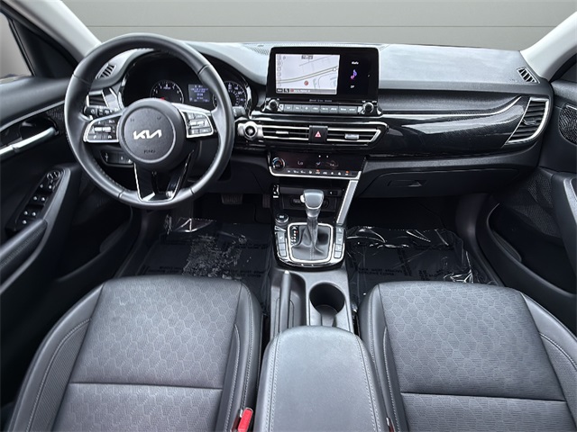 2023 Kia Seltos EX photo 10