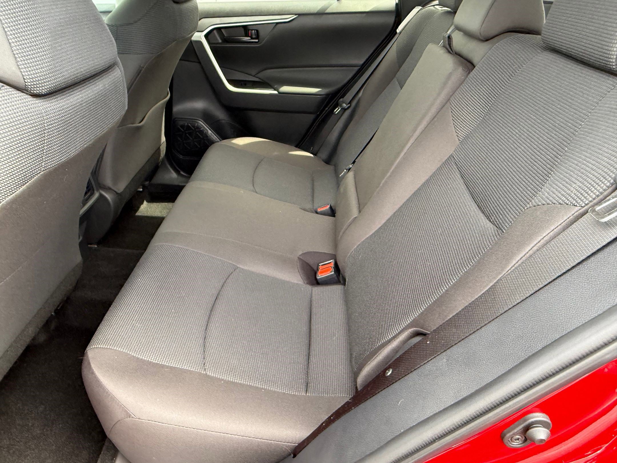 2025 Toyota RAV4 LE photo 12