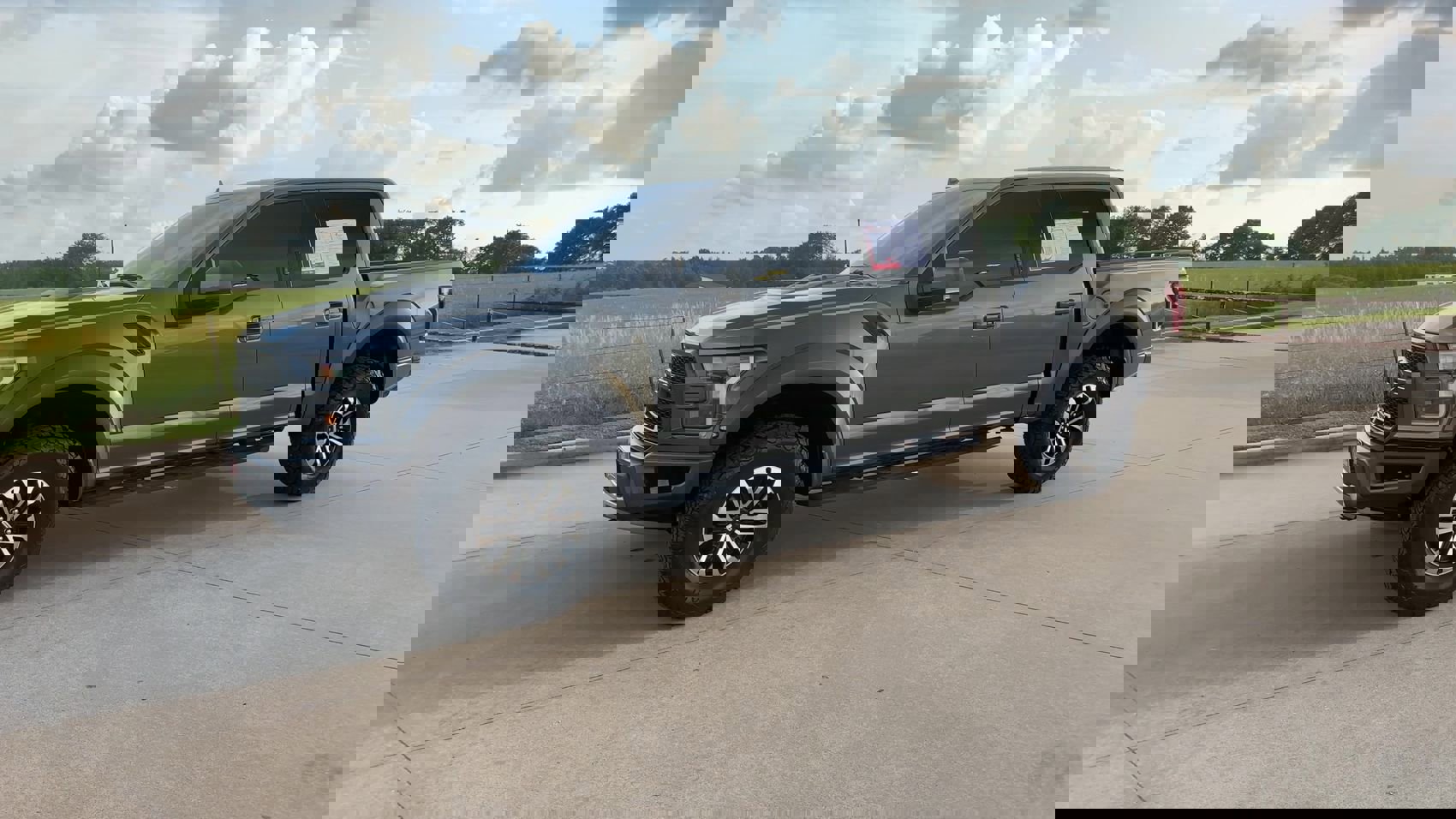 2020 Ford F-150 Raptor photo 3