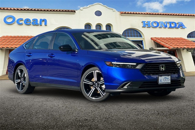 2025 Honda Accord Sport photo 2