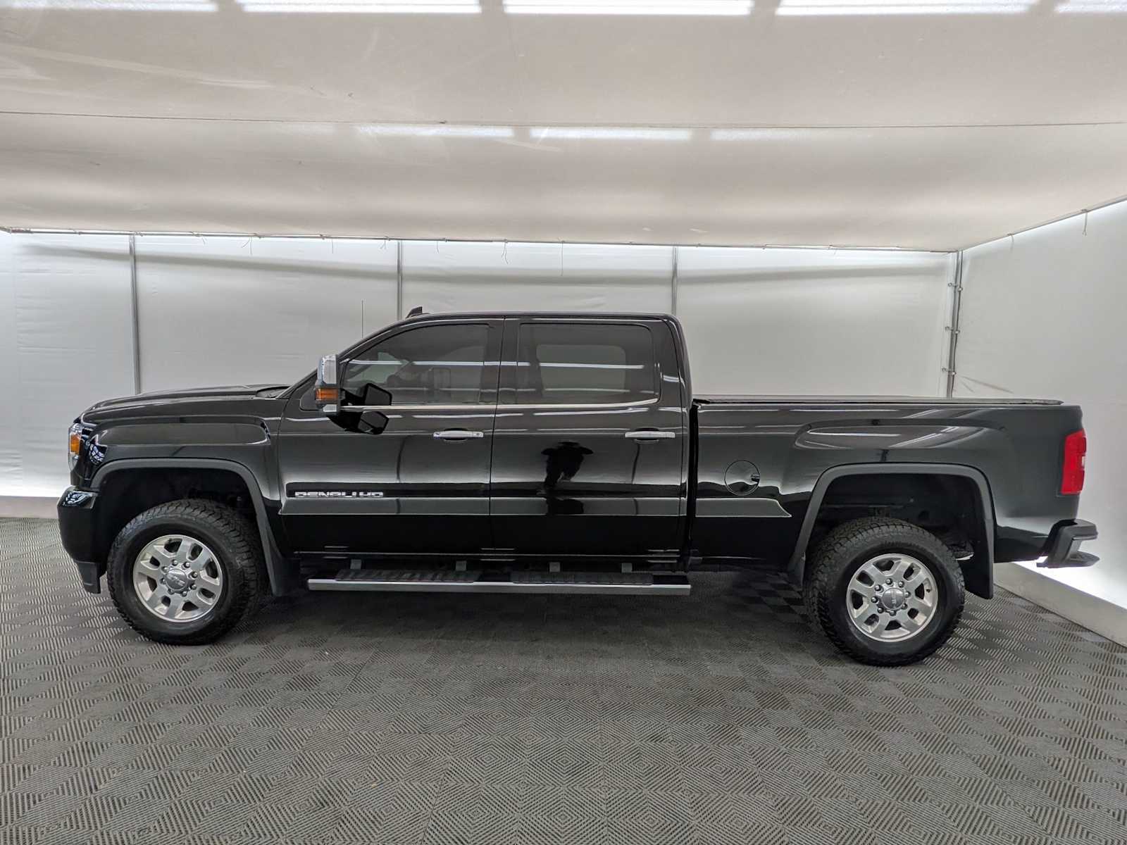 2019 Gmc Sierra 2500 HD Denali photo 3