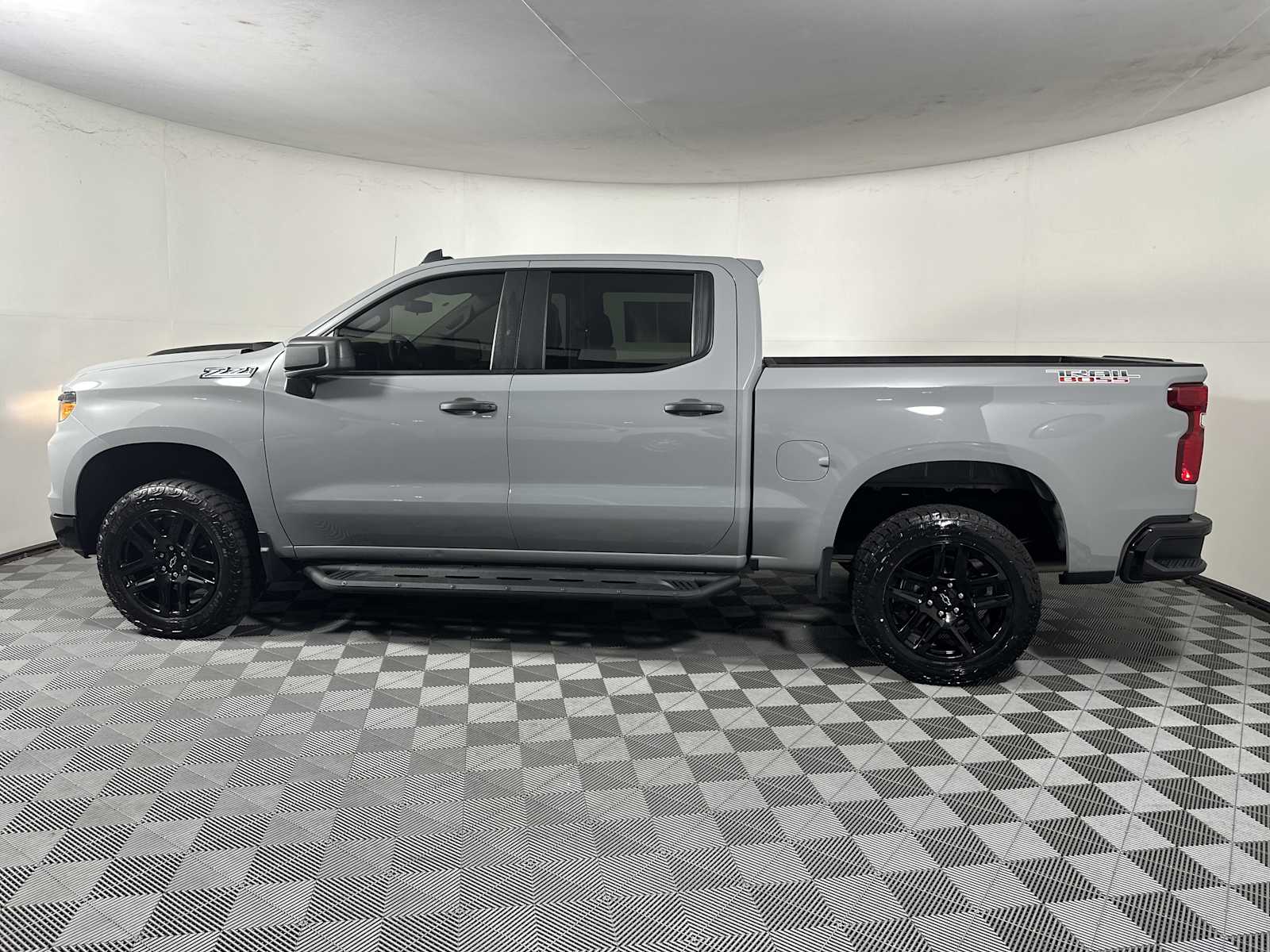 2024 Chevrolet Silverado 1500 Custom Trail Boss photo 2