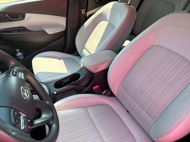 2023 Hyundai Kona SEL photo 17