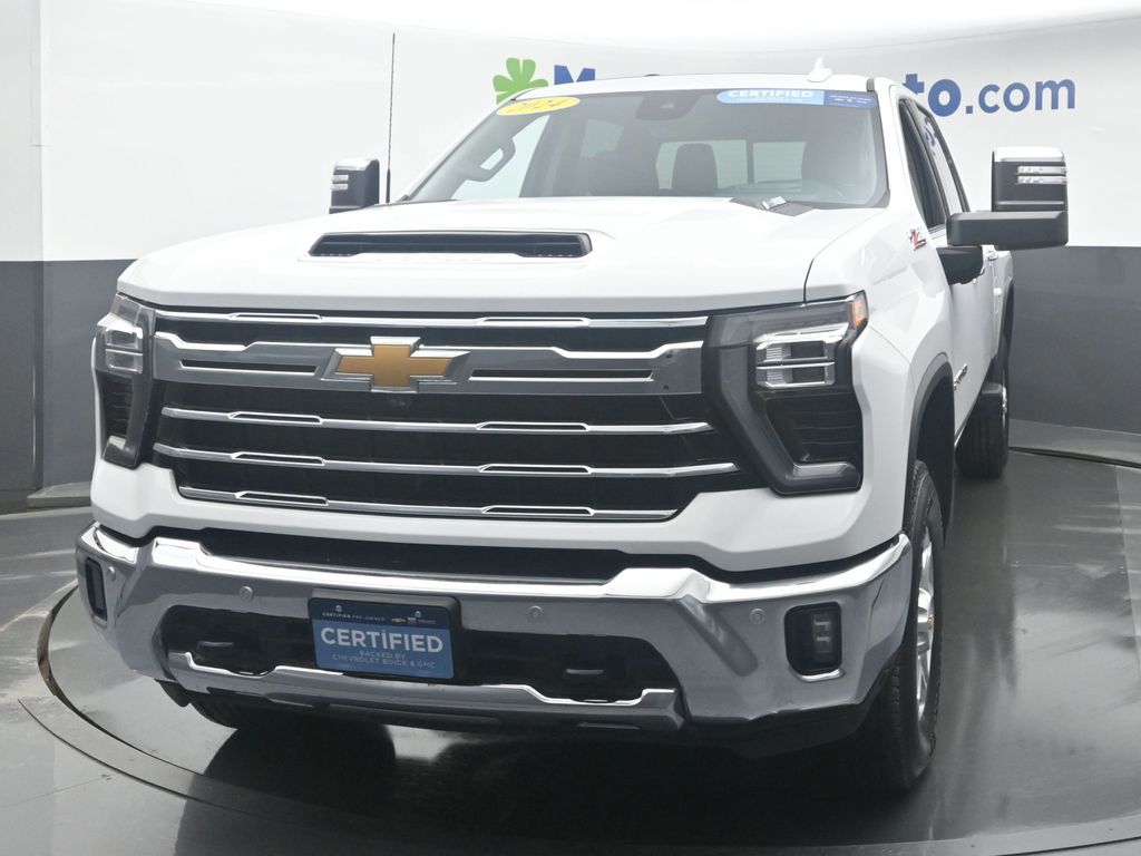 2024 Chevrolet Silverado 2500HD LTZ photo 3