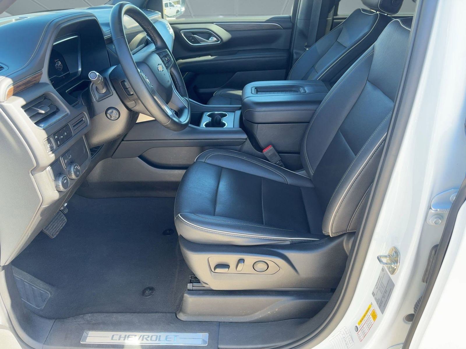 2023 Chevrolet Suburban Premier photo 4