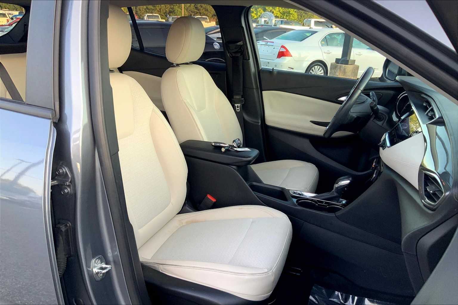 2021 Buick Encore GX Preferred photo 8