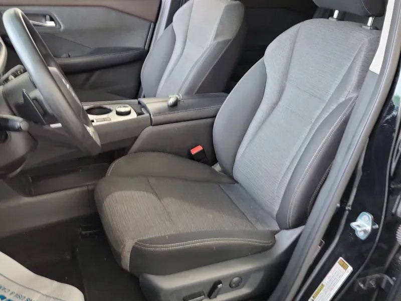 2021 Nissan Rogue SV photo 14