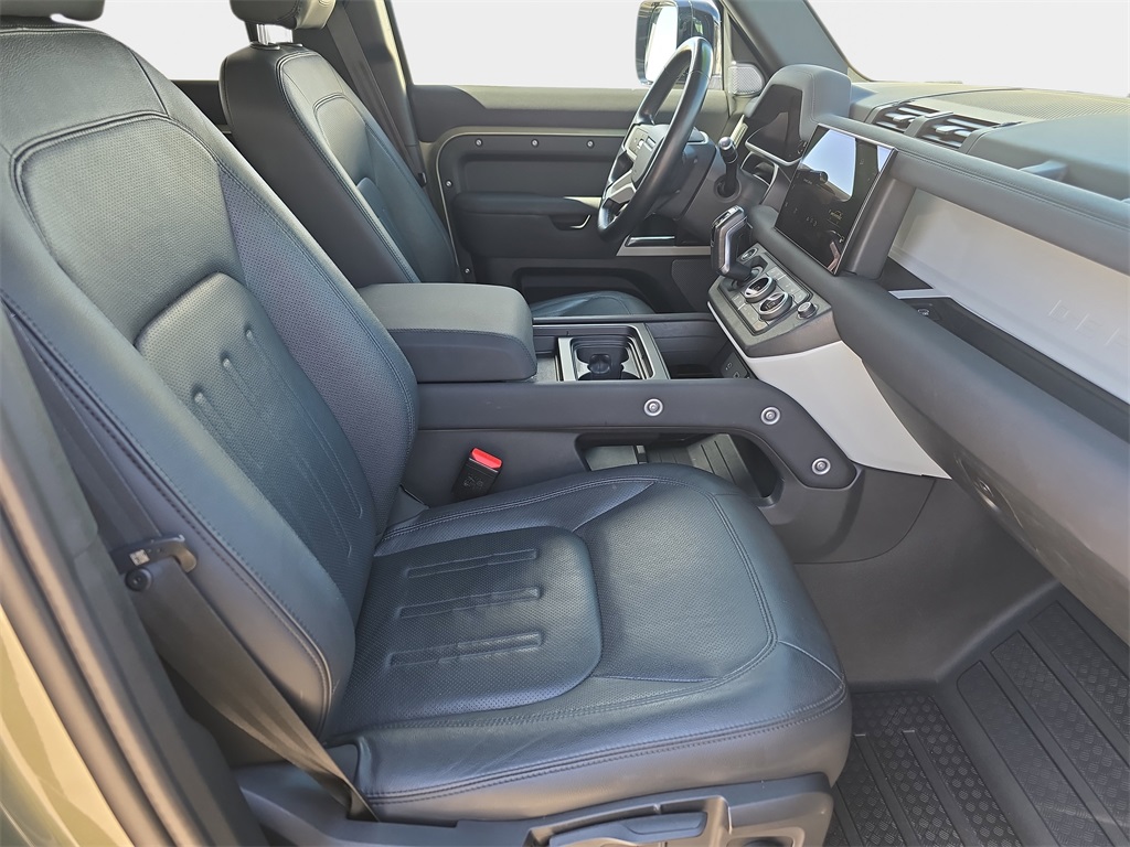 2022 Land Rover Defender 110 S photo 10