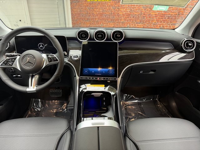 2025 Mercedes Benz GLC 350e 4MATIC photo 12