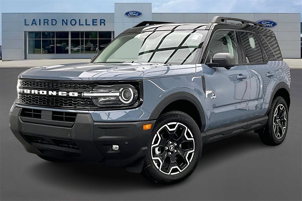 2025 Ford Bronco Sport Outer Banks's photo