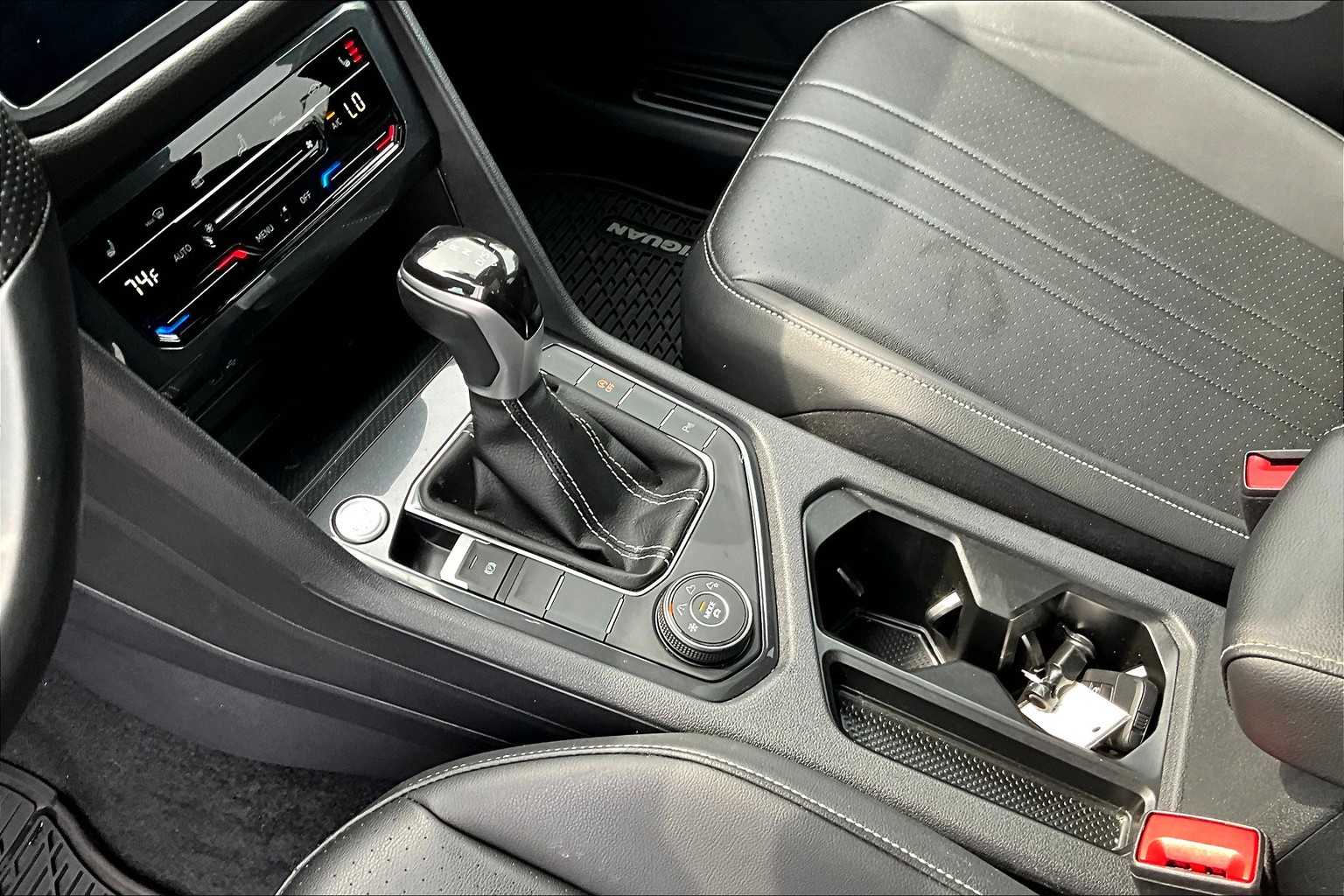 2024 Volkswagen Tiguan SE R-Line Black photo 13