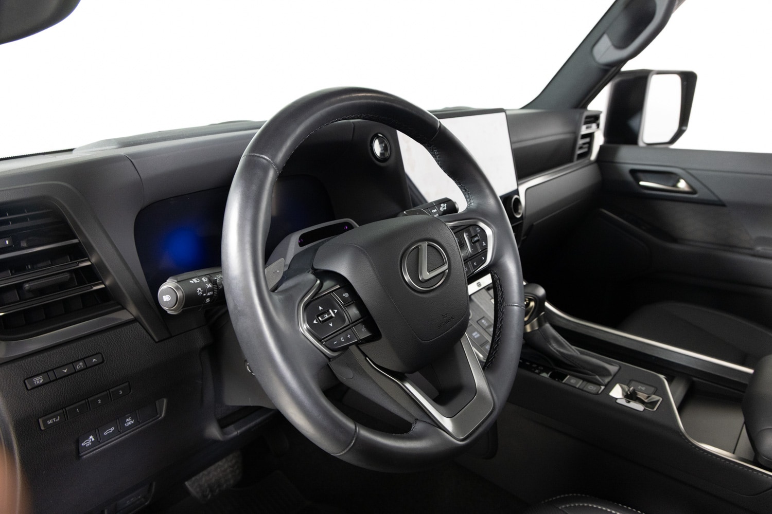 2024 Lexus GX photo 17