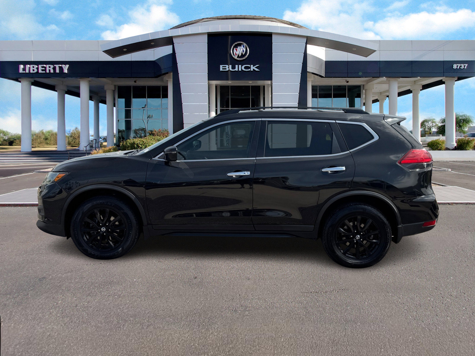 2017 Nissan Rogue SV photo 2